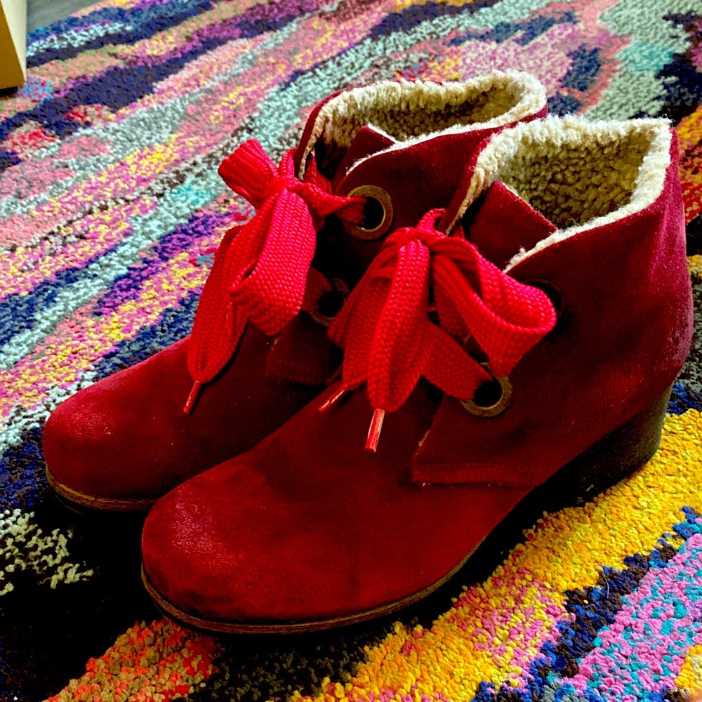 Woman’s boots. Used still in great condition